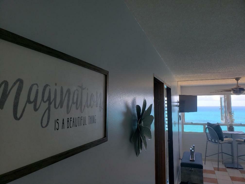 Breezy Beachfront Property With View Of Paradise Luquillo Eksteriør bilde