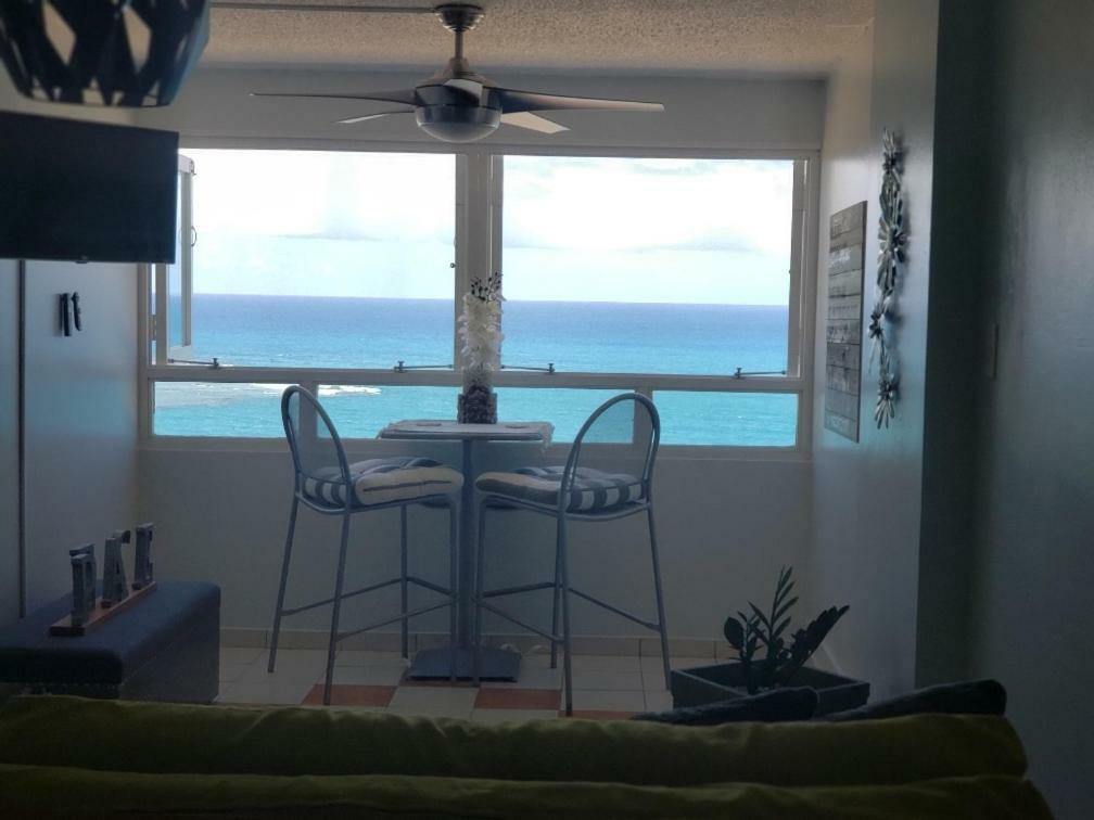 Breezy Beachfront Property With View Of Paradise Luquillo Eksteriør bilde